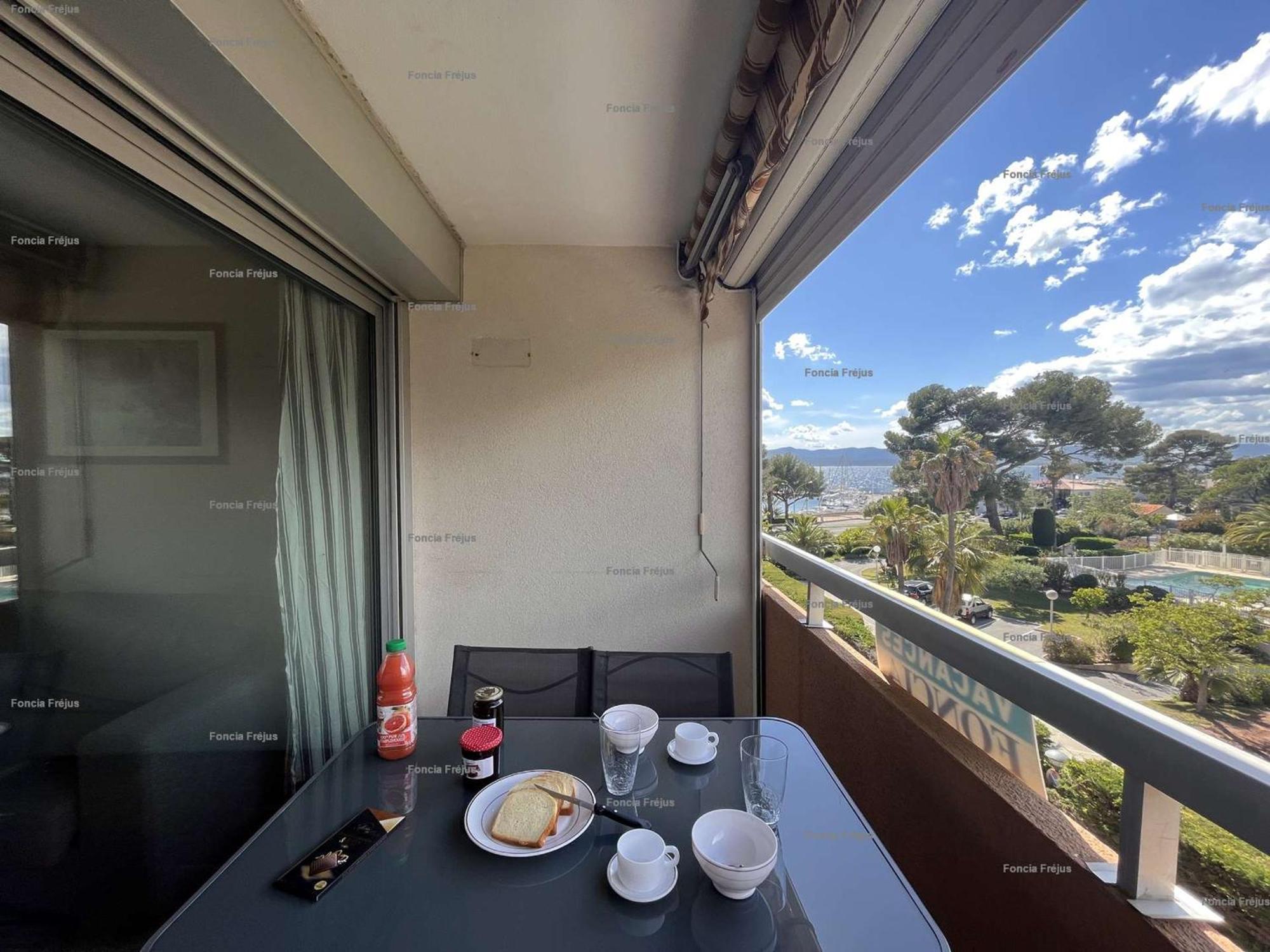 Studio Cabine A St-Raphael Avec Terrasse Et Parking, A 100M De La Plage - Fr-1-226A-23 Saint-Raphaël Exterior foto